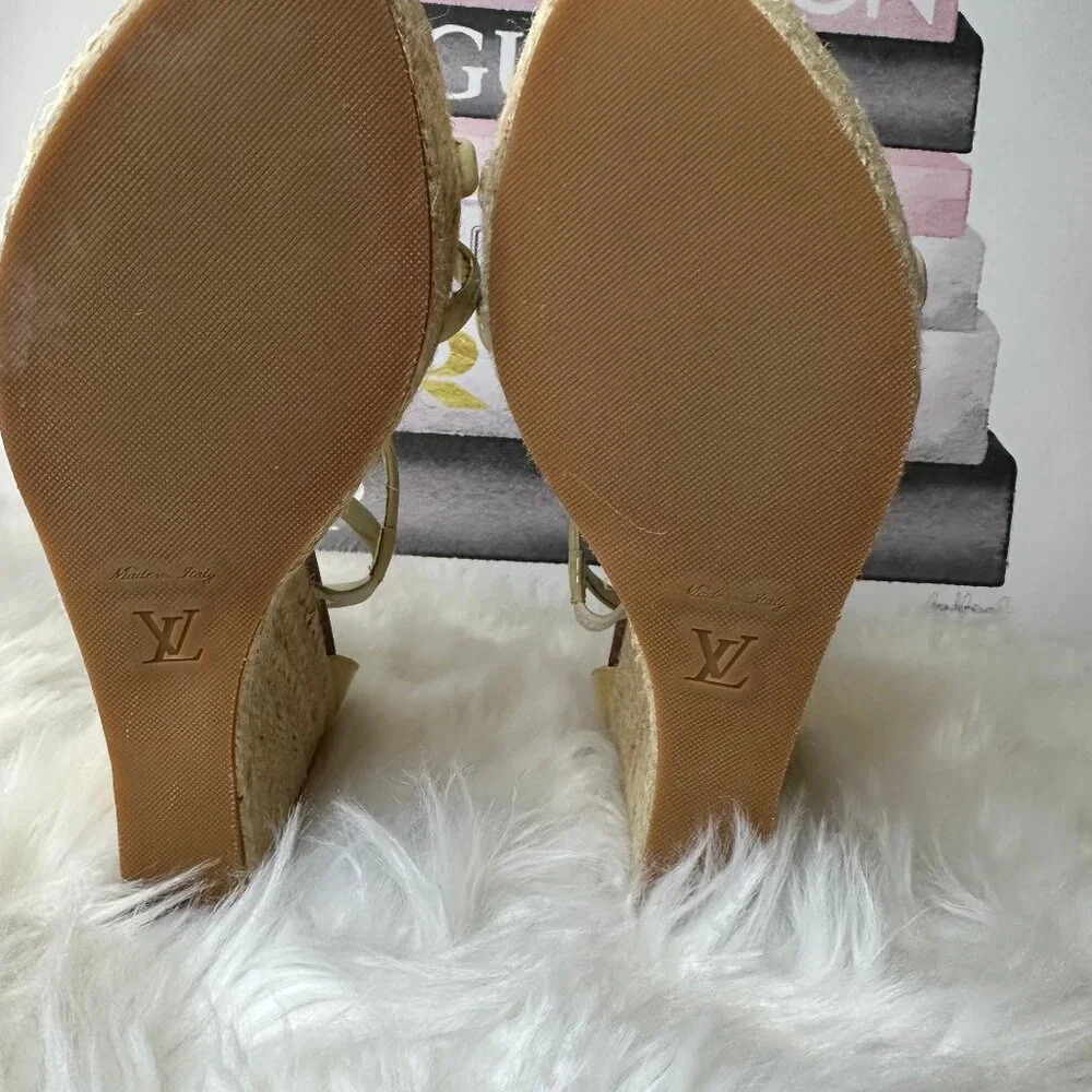 ❌SOLD❌Authentic Louis Vuitton Cream & Brown Leather/Enamel Flower Wedge Sandals - Picture 9 of 16